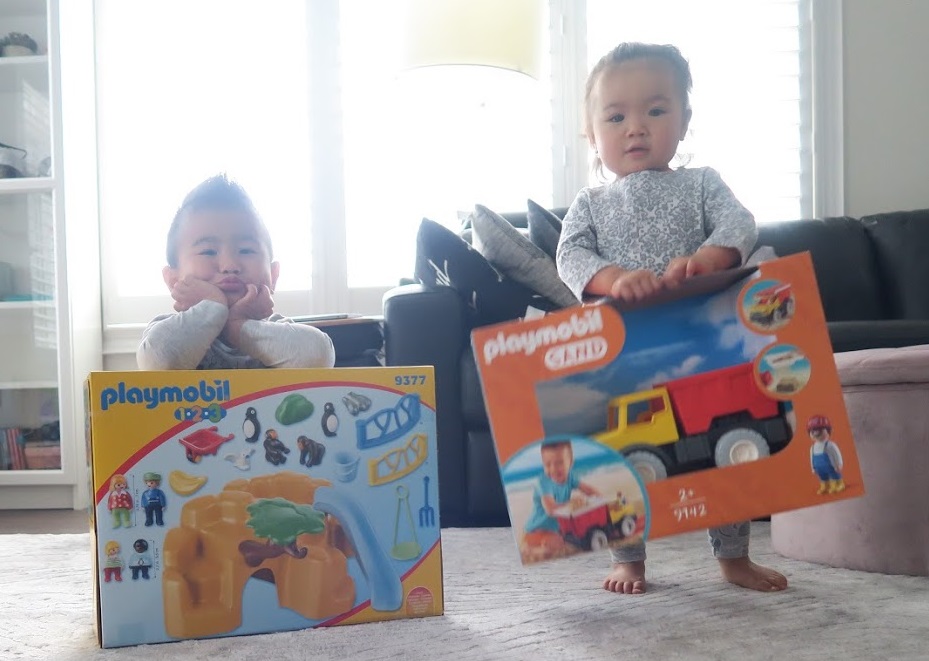 Petite Reviewers: Toy Review – PlayMobil Sand Truck & Zoo